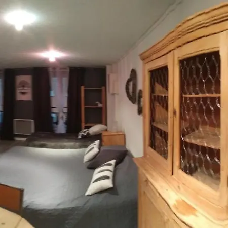 Loft Grenouillit En Velay 아파트